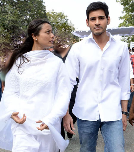 mahesh babu,namratha,srimanthudu,burripalem,siddhapuram  మహేష్‌,నమ్రత లపై ప్రశంసల వర్షం..! 